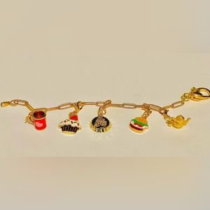 NWT HANDMADE EMBOSSED PAPERCLIP CHAIN BRACELET WITH CHARMS